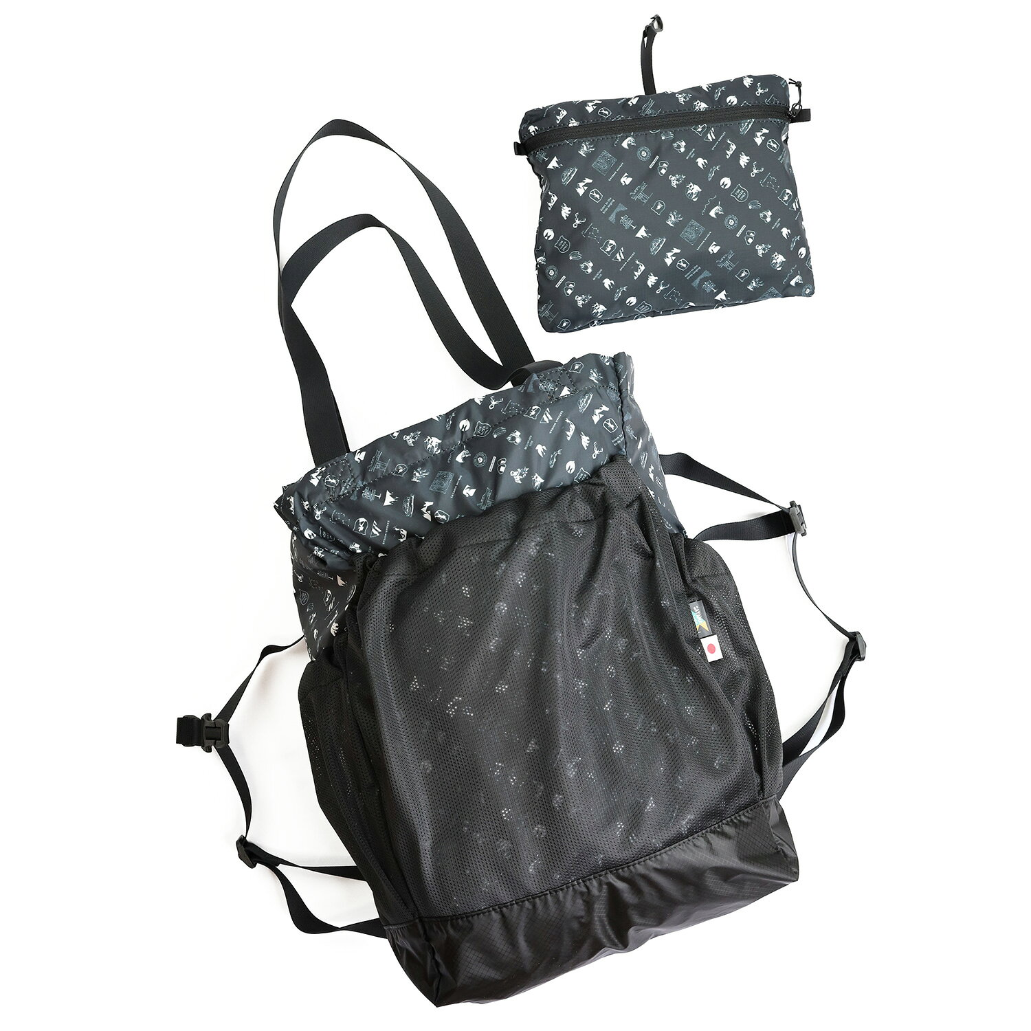 Product Description｜商品説明 JUicy Tote designed by Jerry Ukai ジェリー鵜飼さんにお洒落かつ可愛く描いて頂いた柄を、総柄で使用した生地で作ったTote 2Gです。 【商品コンセプト】 「軽量・高耐久・防水性もあり、日常使いもしやすい2Wayトートバッグ」をコンセプトに、以前の仕様を大幅に改良。 SAYAMA works独自の最新技術を用いたことで、新たな商品へと生まれ変わりました。 「山街問わず、いついかなる時も常に持ち歩いていたくなる」…そんな商品に仕上げました。 【商品生産に至った経緯】 もともとは撥水・軽量な生地を使ったトートバッグを2019年から試作しつつ、TJAR完走者にテストを依頼して高い評価を得ていました。 そして2020年よりOEM生産に移行して販売する予定でしたが、コロナ禍の影響を受けて売上が見込めないと判断したため頓挫。 その後、クレンゼという抗菌・抗ウイルスの生地でトートバッグを販売し、お陰様で好評にてSOLD OUT致しました。 その後、ヴァージョンアップを図るべく軽量・高耐久・防水性の高いコーデュラ30Dリップの生地を新たに採用。 トートバッグの機能だけでなく、前々から私がデザインしたかった簡易リュックにもなるように設計致しました。 【SSAYAMA works Tote 2G極で実現したかったこと】 単体の袋状だと容量が限られるため、外側の前側に大容量のポケット1箇所(サッと取り出したい小物が幾つも入る)とサイドポケットを2箇所付けたかったこと(350ml～1Lのペットボトルor1Lの牛乳パックなどがギリギリ入り、ゴムバンドをペットボトルのキャップに引っ掛けることでボトルの落下を防げます)。 リュックとして使用した際には、ビジネスシーンも含めて本体内部背胴側にノートパソコン14インチ程度のものが入るポケットを配置致したかったこと。 本体内部に入れたものが落下しないよう、上蓋(上蓋底部にファスナーを付けて、蓋が付け外しできる仕様にしました)を付けたかったこと。 その上蓋自体にファスナーポケットを付けて、財布や貴重品などが入るようにしたかったこと。 本体内部の揺れを防ぐために、本体上部にゴム紐とバックルで絞って調整できる仕組みを取り入れること。 リュックとして使用しない場合、ショルダーベルトを取り外せること。 上蓋ファスナーポケットを裏返して本体を収納できるポケッタブル仕様になること。 主夫目線からポケッタブル時にループを付けて、買い物時のカートの手持ちグリップに通せるようにしたかったこと。 お客様に末長く使って頂けるよう、日本の縫製職人に丁寧に作ってもらうこと(堅牢な商品を作ることで有名な職人に依頼)。 以上の目標を掲げ、妥協のない商品作りを目指しました。 【アウトドアアクティヴィティ向けの使用方法】 ポケッタブルにしてバックパックの片隅に入れつつ、テント場や山小屋で行動する場合のサブバッグとして重宝します。 バックインバックとして使用しても良いかもしれません。 また下山後の温泉での着替えを入れたり、汚れた衣類を入れるのにも適しています。 他の使い方として、下山後のお土産を入れても良いかもしれません。 【日常・ビジネス向けの使用方法】 ノートパソコンやA4サイズの書類などが入る容量を持ち合わせておりますので、通勤用にも適しているかと思います。 また私自身が育休中(毎日登園～買い物～食事の準備～掃除～迎え～育児～洗濯～寝かしつけを繰り返していました)にテストしたのもありますが、お買い物用のエコバックとしても重宝します。 もしくはプレゼントしても喜ばれる商品だと思います。 Detail｜特徴 フロントメッシュポケット、サイドメッシュポケットx2 長さの調整できるトートハンドル ジッパー付きで上蓋として利用できるトップのジップポケット トップのジップポケットにポケッタブル、ポケット内にキーフック Spec｜仕様・注意事項 【カラー】Black/White 【容量】16L～20L (外側フロントポケット2L・サイドポケット1L×2) 【サイズ】 本体：縦40cm×横28cm×奥行き14cm 前胴フロントポケット：縦27cm×横28cm 横マチ4cm 外側サイドポケット×2：縦21cm×横14cm 横マチ3cm 内側ポケット 縦26.5cm×横28cm ポケッタブルサイズ 縦20cm　横22cm グラブループ：60cm ショルダーハーネス：65cm チェストハーネス：右側28cm　左側5cm 【重量】TBCg 【素材】本体：30Dリップストップナイロン外側ポケット：ナイロンメッシュグラブループ・ショルダーベルト：25mmテープチェストハーネス：20mmテープ 【生産】日本製 (Made in Japan)