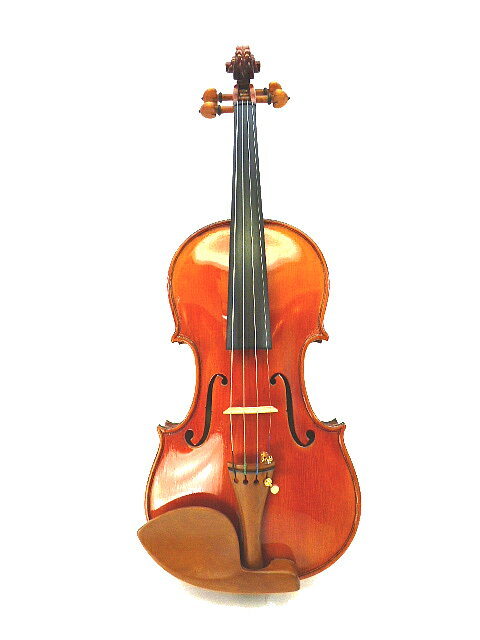 Drexcell Violin 　　　NO.200 set 　Fine　Boxwood　Fittings Front Selected Highly flamed maple Back Selected Spruce Fittings High Quality Indian Boxwood Pegs Heart Model with Black Pin and Collar Tailpiece Boxwood　French　Model with　Black　Fret Chinrest Guaruneri wiht Regular　Chrome Bracket Varnish Hand　Varnishing Accesaries Half-moon case Quality Violin Bow Chinrest/Fom　Deluxe Rosin 上記付属品は差額調整によりご希望の他の製品と交換出来ます。 No．200シリーズは、北京の工房の経験豊かな熟練職人によって 、時間をかけて音質重視で製作された工房製完全手工バイオリンです。”Luthier　Series”のフルサイズバイオリンやヴィオラのと同じ 工房で、同じように制作されたバイオリンです。通常、Unvernished(ニスの塗らない半完成品）の状態でヨーロッパの大手ブランドに輸出している工房です。ヨーロッパのハイグレードバイオリンに劣らぬ高いレベルの仕上がりです。 使い込む程に味合と輝きのます上質のバイオリンです。 使い込む程に味合と輝きのます上質のバイオリンです。