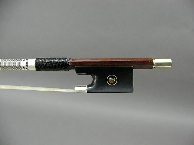 分数バイオリン弓　フェルナンブコ Model 2