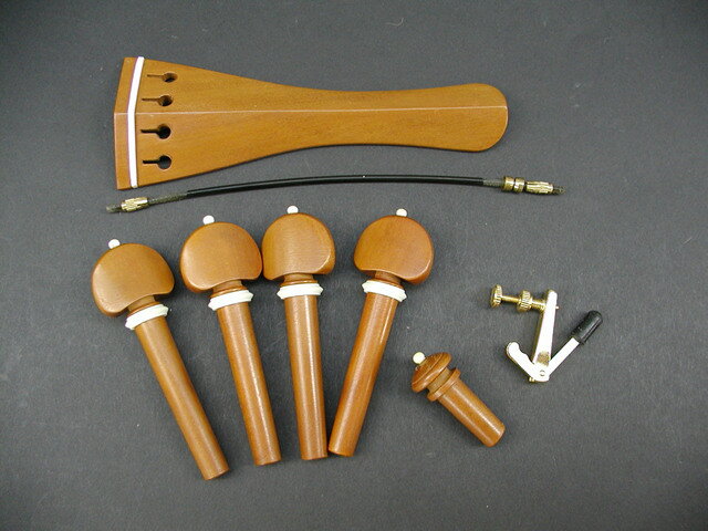 Custom　Chinrest 　Set あご当てなしのセットです。 あご当てはご希望のものをこちらからお求め下さい。 　 Custom Fitting Set Boxwood Violin Bone Fitting 　 Material Selected　Indian Boxwood Tailpiece 　French or Hill Model with Black fret Pegs Hill Model with Bone Fret &amp; Pin