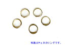 補修用ペグパ-ツ ペグリング　ゴールド　5個セット Viola 用 Peg Ring　For　Viola *購入品でそのままご使用になれる場合は少ないと思いますので、あらかじめ ご了解ください。 ペグリング　ゴールド 取付について ペグのシャフト の太さは多くの場合微妙に異なり、ジャストフィットしない場合が多いと思われます。リングに切れ目をいれて太さの若干の調整は可能です。通常、リングがやや緩めの場合が多いようですが、この場合に、 瞬間接着剤等をご使用の場合には、リングの輪全体ではなく、ペグに部分的に 寄せて 接着するようにして下さい。反対側は隙間が出来るような感じになりますが、気になる方や、強度的に必要な場合は他の接着剤で埋めるとよいでしょう。