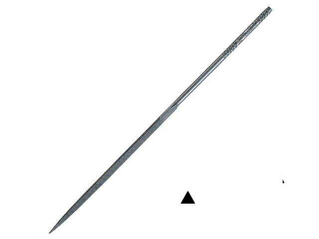 Glardon/Vallorbe Needle File, 　Triangle, Cut 0 　3.0mm x 75mm　（全長　140mm） グラードン・バローべ（GLARDON/VALLORBE）製 正規輸入品保障品 For precision work on metal and wood. With round, urled steel handle. Hardened to 64-66 HRC. Cut 0 = coarse, cut 1 = medium. 　Overall length　　140 mm 　Shape　　　　　　　Three-square 　Cut length　　　　75 mm 　Cross section　　3.0 mm スイス・バローベ社のヤスリは世界最高水準とのの品質評価を得ています。