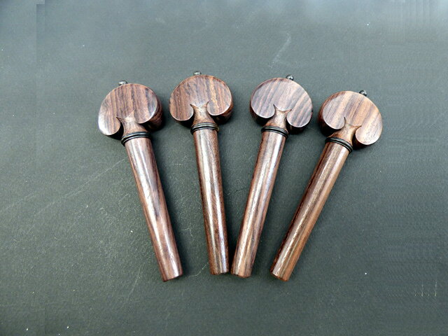 高級インド産 ローズウッド チェロペグ ハート モデル ブラック ピン/リング　 　Cello Pegs ： Black Heart model Indian　Selected　Rosewoood ローズウッド材はワシントン条約の対象木材となりましたが、当店販売のローズウッド材商品はすべて正式な許可を経て輸入しており、ご使用・所持携帯等に問題ございません 。