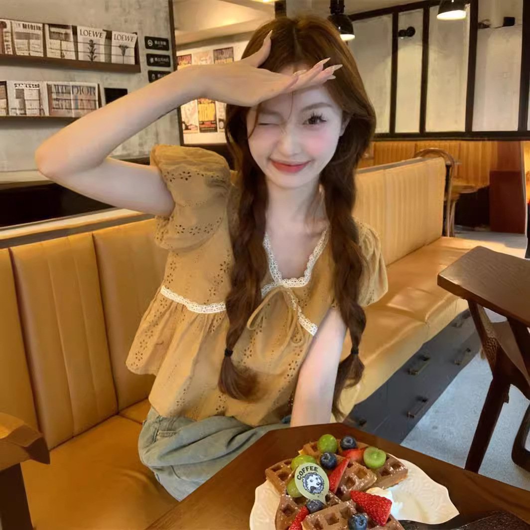 レディース トップス 半袖 ボリューム袖 リボン かわいい おしゃれ ガーリー ラブリー キュート 学生風 春 夏 秋 学生 デート お出かけ 旅行 女子会 モテ インスタ映え