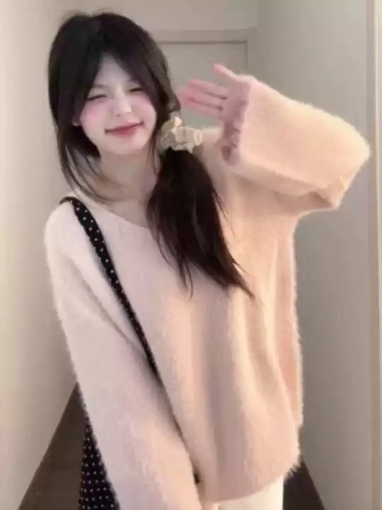 V-Neck - レディース トップス ニット セーター 長袖 Vネック ふわふわ 中厚手 かわいい 大人可愛い シンプル カジュアル ラフ 無地 秋 冬 お出かけ 休日 普段使い 着回し