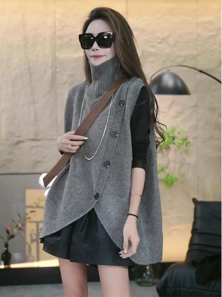 Turtleneck - レディース トップス ニット セーター ベスト 丈長 袖なし ハイネック セミフレア Aライン ボタン シンメトリー ニット シンプル かっこいい エレガント 無地 春 秋 冬 オフィス お出かけ 着回し