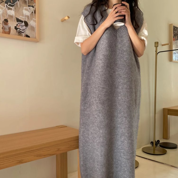 V-Neck - ワンピース ニット セーター プルオーバー ベスト つなぎ レディース ロング 丈長 袖なし ノースリーブ Vネック 襟なし ノーカラー ワイド ストレート もこもこ ふわふわ ふっくら 伸縮性 かわいい 大人可愛い きれいめ シンプル カジュアル 上品 おしゃれ かっこいい レトロ
