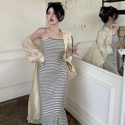 2点セット シャツ ロング丈 ロングシャツ 長袖 襟付き 前開き ボタン 薄手 ロングワンピース キャミソールワンピース タイト かわいい 大人可愛い きれいめ シンプル カジュアル 大人 上品 おしゃれ かっこいい メンズライク ボーイッシュ 大人女子 こなれ感 個性的 主役級