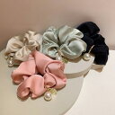 \2点10%OFF、3点20%OFF COUPON/シュシュ ヘアゴム 全4色 パール サテン チャーム付き 無地 黒 シンプル 大きめ 大ぶり ヘアアクセサリー デイリー オフィス 髪留め パーティー 可愛い ヘアアレンジ ヘアセット 大人ぽい ギフト マカロン色2