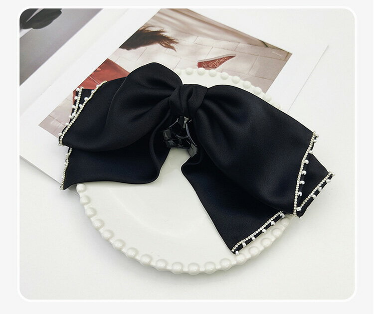 ヘアクリップ リボン サテン ビジュー ヘアアクセサリー ビッグリボン 大きい 大きめ 黒 結婚式 成人式 謝恩会 髪留め ヘアセット 髪飾り 上品 エレガント...