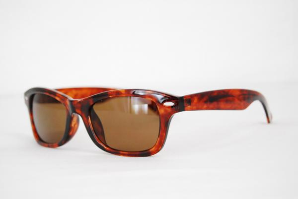 アウトレット NO BRAND WAYFARER TYPE SUNGLASS TB ノーブランド ウェイファーラータイプ サングラス ブラウン 茶 メガネ レディース メンズ カジュアル カレラ オールドスクール アクセサリー HIPHOP ヒップホップ セレブ ダンス 衣装 海外セレブ