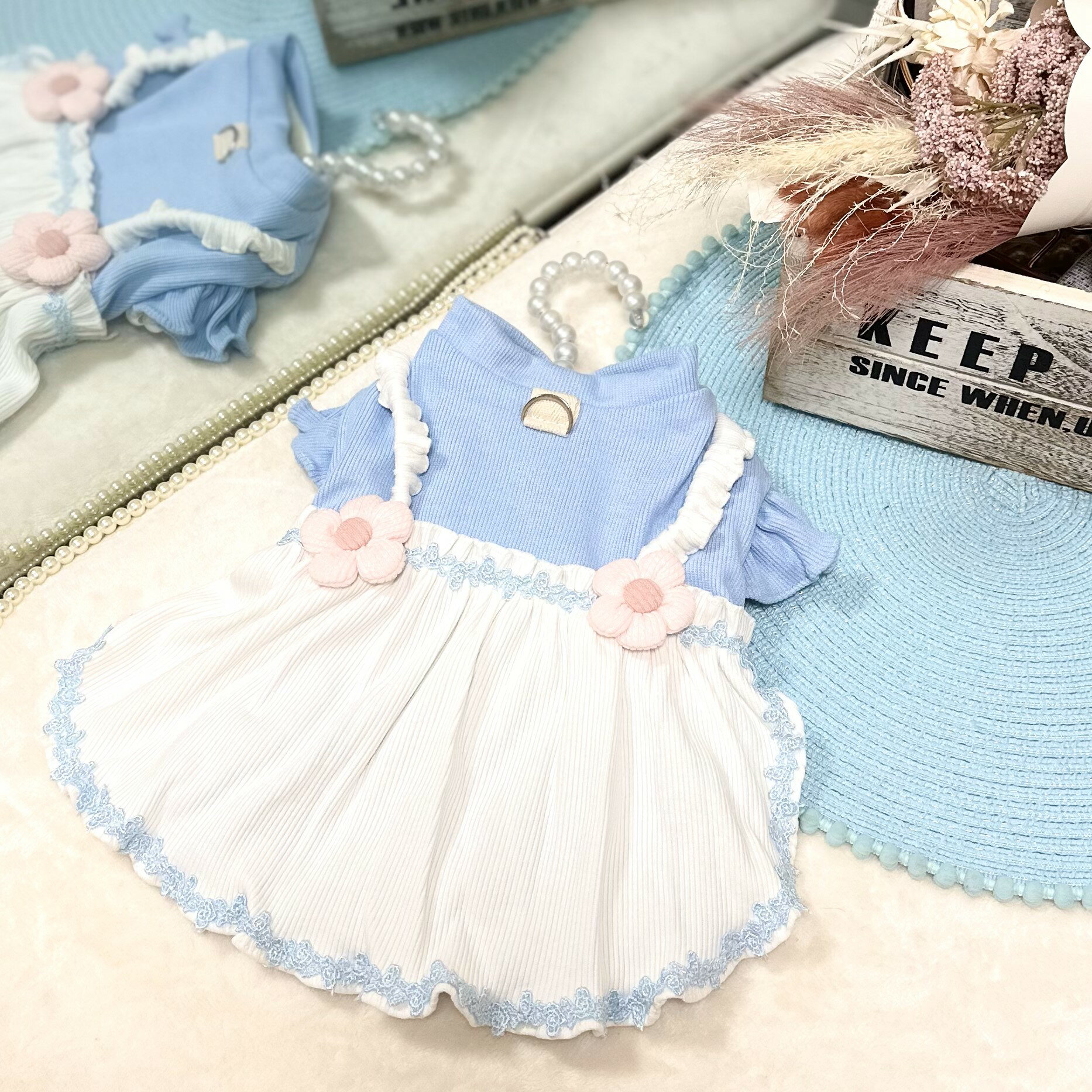 犬服 冬 犬 冬服 かわいい 冬用 ドレス 【フラワー おでかけ 小型犬 犬用 犬の服 かわいい 前ボタン 前開き おしゃれ ドッグウェア 可愛い ワンピース】 ピンク ブルー パープル お散歩