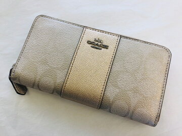 COACH/コーチメタリックシグネチャーアコーディオンジップアラウンドF39131SVPL