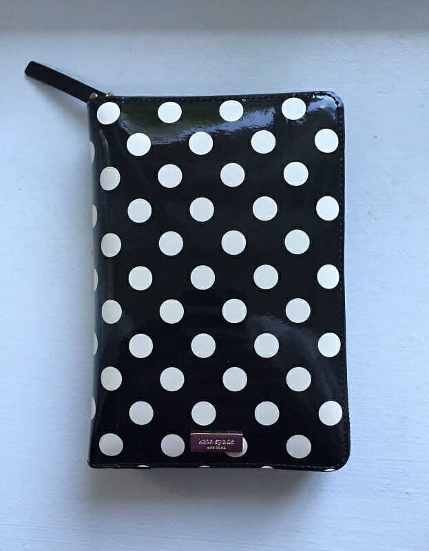 kate spade/ケイトスペード 2019年最新システム手帳 Carlisle Street Patent Black with Cream Polka Dot Leather zip around personal organizer Black【ラッピング無料】【楽ギフ_包装】