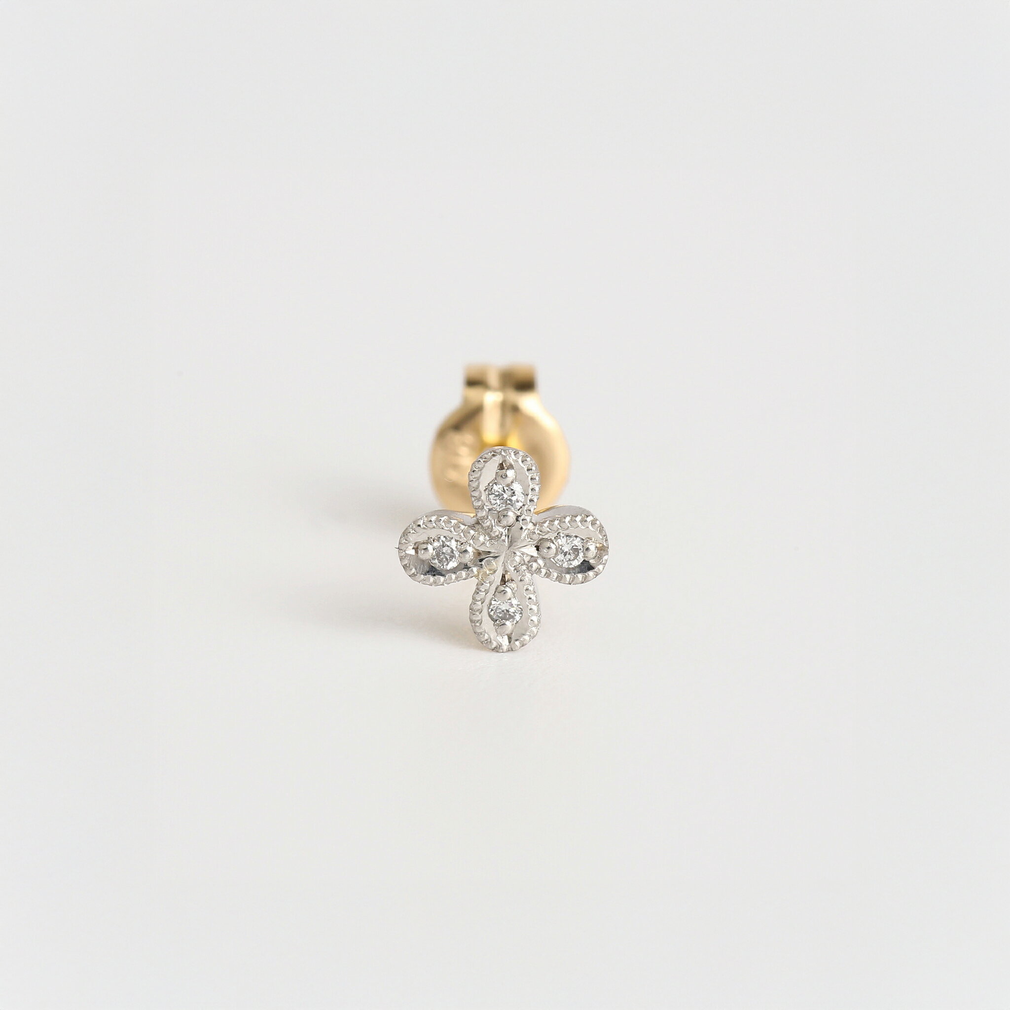 Rakuten - 【Little Breath | La petite fleur Pierce | Quatre】 K18&Pt900 ダイヤモンド ピアス スタッドピアス コンビカラー 18k k18 pt900 イエローゴールド プラチナ レディース 片耳 プレゼント ギフト