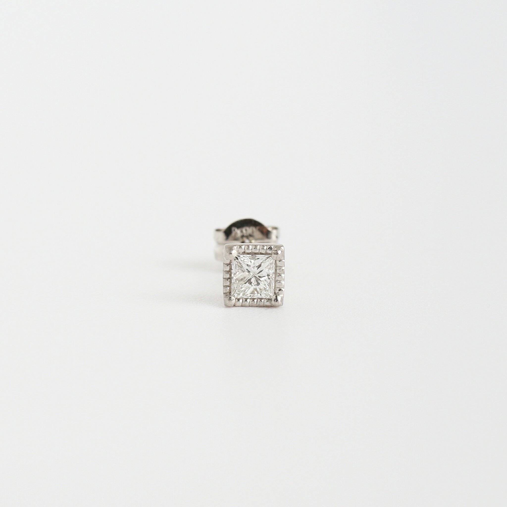 Rakuten - 【Grace Stud | Fancy Cut Diamond Pierce | Princess】 Pt900 プリンセスカット ダイヤモンド ピアス スタッドピアス プラチナ レディース 片耳 プレゼント ギフト