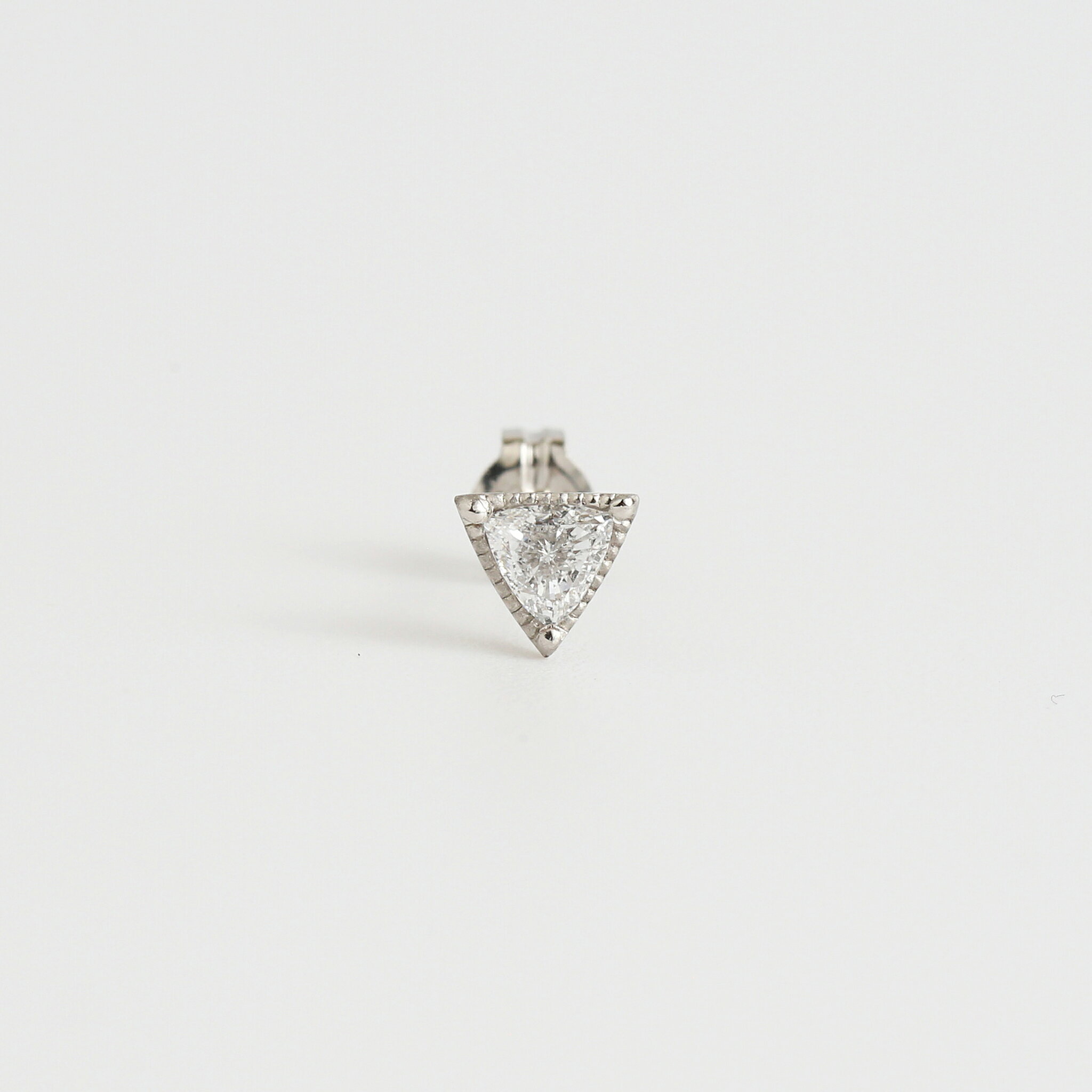 Rakuten - 【Grace Stud | Fancy Cut Diamond Pierce | Trilliant】 Pt900 トリリアントカット ダイヤモンド ピアス スタッドピアス プラチナ レディース 片耳 プレゼント ギフト