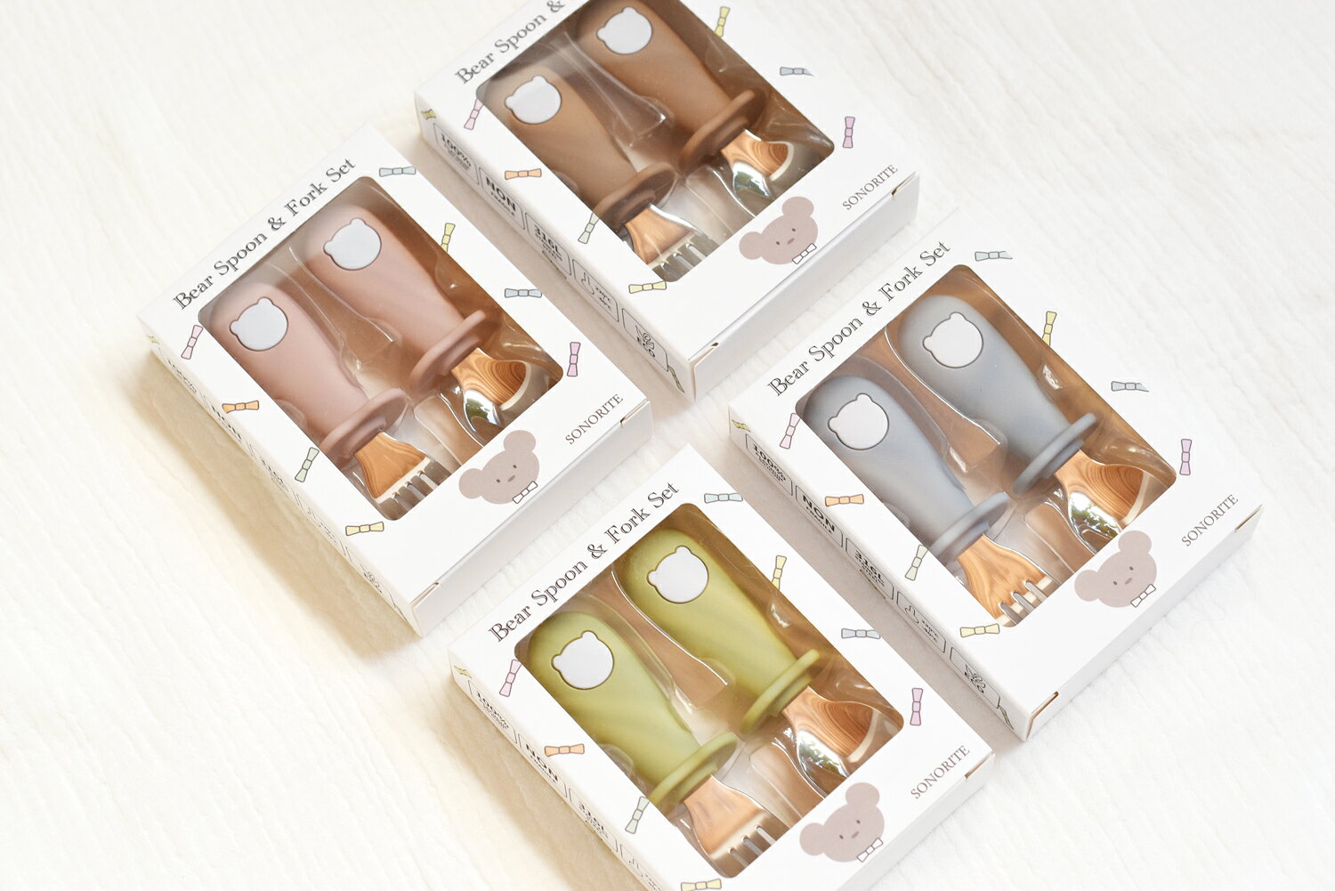 SONORITE(ソノリテ)のかわいい♪くまさん型 プレートとカトラリーセット♪　 ひっくり返らない 食器 シリコン 北欧 女の 子 男の 子 離乳食 子供 子ども ベビー 赤ちゃん おしゃれ ベビー食器 すくいやすい 出産祝い プレゼント ギフト｜アングル3