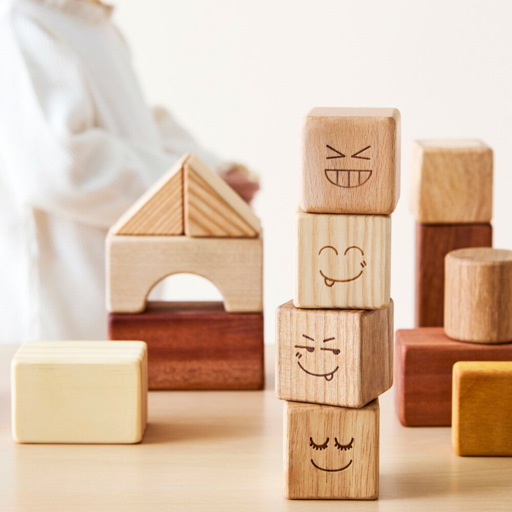 P10倍 積み木 1歳 誕生日プレゼント 音が鳴る 木のおもちゃ 型はめパズル 赤ちゃん 積み木セット 22P 木箱 名前入り 型はめ 遊び方ガイドつき 1歳おもちゃ 知育玩具 ハーフバースデー 8ヶ月 10ヶ月 男の子 女の子 天然素材 無着色 スプソリ soopsori