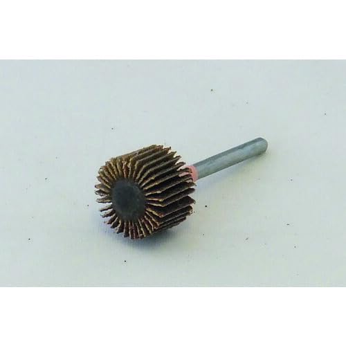 -/65×25×25mm/MM2525-80・入数:1個・サイズ:65×25×25mm・材質/仕上:アランダム研磨布特長 ・小型のフラップホイールに軸を取り付けたもので、フラップホイールと同じ特徴を有し、特に細部研磨に有効です。 用途 ・バリ取り。 ・前処理。 ・サビ落とし。 ・塗装落とし。 ・曲面研磨。 ・ブレージング。 仕様 ・粒度(#):80 ・最高使用回転数(rpm):20000 ・外径×幅×軸径(mm):25×25×6 ・フラップホイールの軸付タイプ ・細部研磨に適しています 材質/仕上 ・アランダム研磨布 注意 ・最高回転数の範囲内でご使用ください。 ・使用中、異常音や異常振動が発生した場合は、直ちに停止し点検してください。 ・必ず軸の2/3以上をチャックに入れてご使用ください。