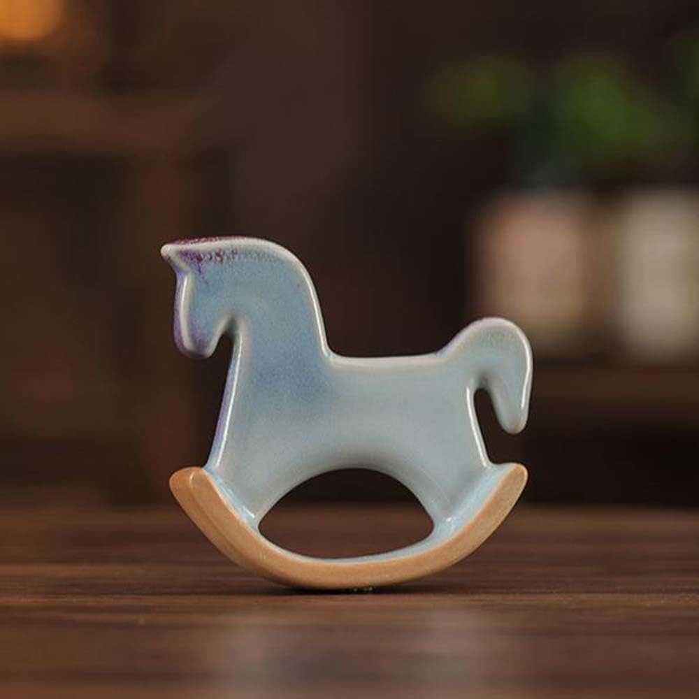 Rakuten - 陶磁器 馬の置物 風水グッズ 干支 午馬 2026年 馬像 ゆらゆら馬 置物 飾り【ギフトラッピング付き】ギフト 結婚記念日 引越し 年末年始 バレンタインデー プレゼント 贈り物