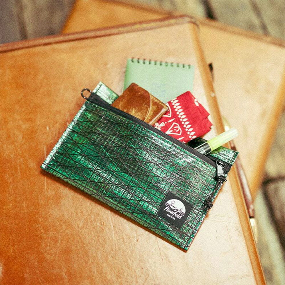 フローフォールド ポーチ メンズ レディース Flowfold Recycled Sailcloth Voyager-Zipper Pouch-Medium RSヴォイジャー - ジッパーポーチ - M ffmrtp001-JP 正規取扱品