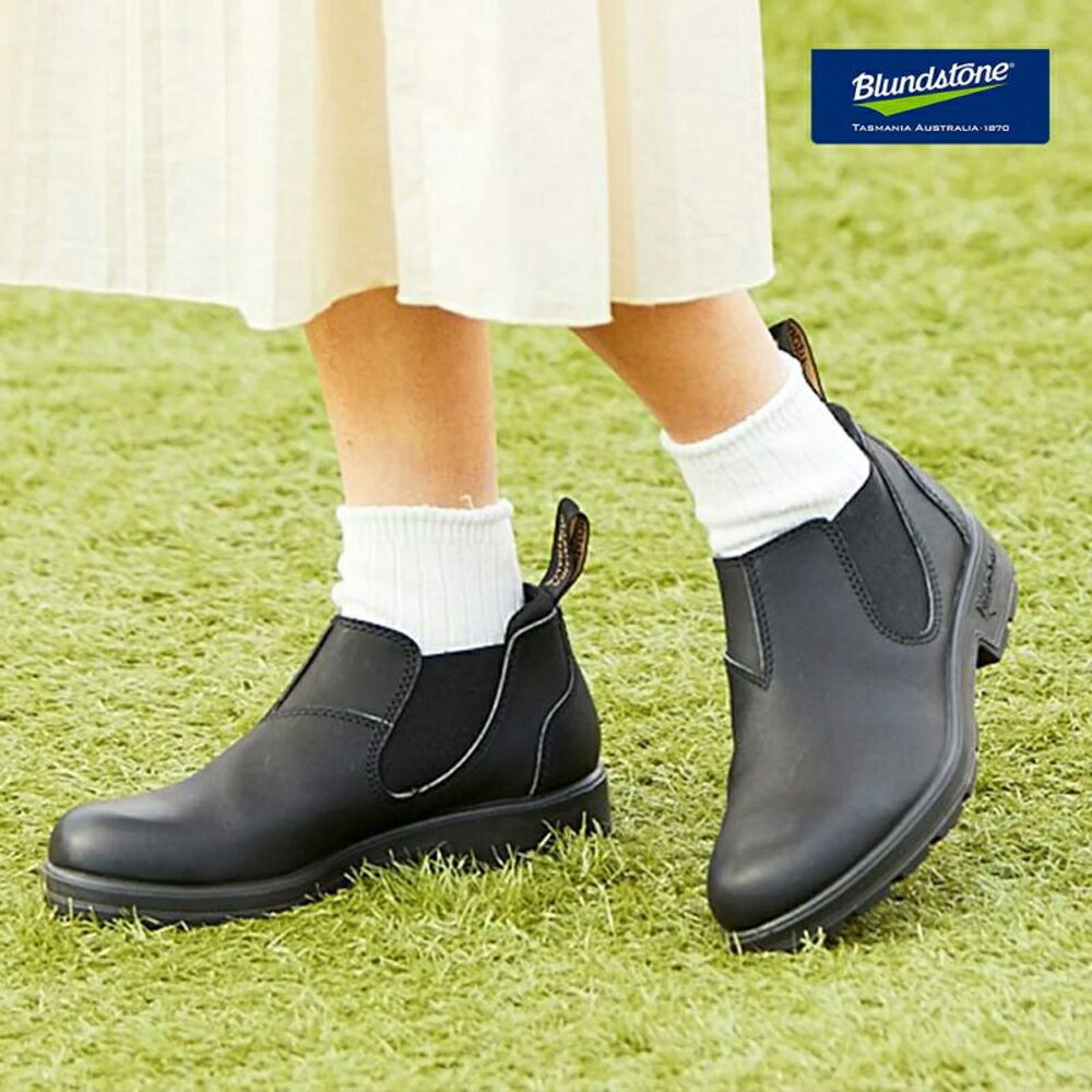 ブランド 【Blundstone】ブランドストーン 商品名 ORIGINALS BS2039オリジナルス ローカット BS2039 カラー展開 ・Black 素材 アッパー：スムースレザーアウトソール：TPU ブランド概略 1870年にオーストラリアのタスマニア島で生まれたブランド。 サイドゴアブーツというタイプのシューズを古くから扱い、耐久性や機能性を追求し続けています。 カテゴリ：アウトドア アウトドアブランド アウトドアショップ ファッション ブランド トレンド アクティビティ サイクリング トレイルラン ハイキング トレッキング ランニング 登山 釣り フィッシング スポーツ イベント フェス キャンプ グランピング BBQ 旅行 トラベル ギフト プレゼント ラッピングFEATURE ■ローカットモデルのサイドゴアシューズ。ブランドストーンを代表するオリジナルスの機能をそのまま、着脱しやすいスリッポンスタイルにデザイン。◆耐水性/透湿性を持つ馴染みの良いレザーマテリアル◆伸縮性の高いサイドゴア/クッション性に富んだソール◆履き口後部のプルストラップにより楽に着脱が可能◆無縫製のインジェクション製法で結合されたソール SIZE CHART 3：JP22.5-23cm4：JP23.5-24cm5：JP24.5cm7：JP25.5-26cm8：JP26.5cm9：JP27-27.5cm メーカー公式サイズです。お手持ちのアイテムと比較してお選びください。 その他ご不明点は「買い物かごに入れる」ボタンの 下にある「商品についての問合わせ」ボタンより お気軽にお問い合せください。 ■商品ご注文の前に必ずお読みください■ 実店舗と在庫を共有しております為、 在庫状況はリアルタイムでない場合がございます。完売の場合はご了承ください。ブラウザやお使いのモニター環境により、掲載画像と実際の商品の色味が若干異なる場合があります。 ご不明なこと等ございましたらご質問ください。