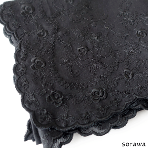 【 メール便可 】黒の 大判 55cm レース ハンカチ フォーマル 黒 ブラック sr152b 黒いハンカチ 葬儀 お葬式 黒一色 レース 大きめ 大きい ひざ掛け 膝掛け ひざかけ セレモニーハンカチ
