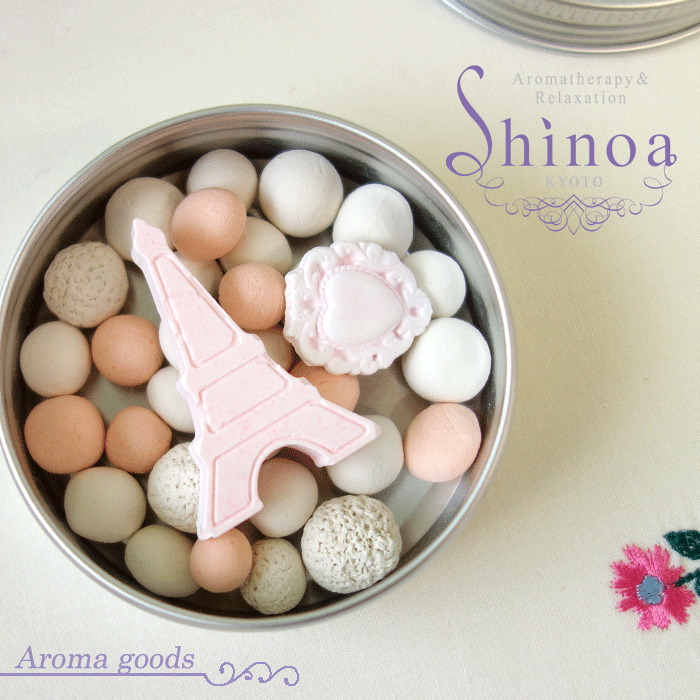 【 再々入荷しました! 】 京都のアロマテラピーサロン Shinoa シノア の アロマグッズ ピンク の エッフェル塔 と ハート の アロマストーン 旅行 や 出張 のおともにも便利な 缶入り かわいい ストーン 缶入りビーズ ビーズ アロマプレート
