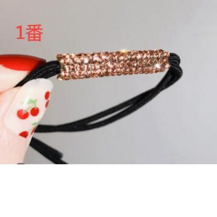 ラインストーンポール2連結びブラックヘアゴム　送料無料　ヘアゴム ポニーフック ヘアカフ 可愛い 大人っぽい レディース ヘアアクセサリー かわいい おしゃれ プレゼント　30代　40代　50代　プレゼント