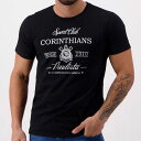 コリンチャンスレタリングTシャツ モノクロデザイン【CORINTHIANS公式ウェア】 &nbsp; ブラジルの人気サッカーチーム、コリンチャンスのエンブレムとレタリングデザインがカッコいい黒Tシャツです。大人な雰囲気のモノクロのシンプルなアイテム。コットン製なので肌にも優しく快適にご着用いただけます。普段使いにもおすすめのコリンチャンス公式ウェアです。 カラー　：ブラック サイズ　：P（日本サイズS〜M）着丈67cm×身幅47cm 　　　　　M（日本サイズM〜L）着丈69cm×身幅49cm 　　　　　G（日本サイズL〜XL）着丈71cm×身幅51cm 　　　　　GG（日本サイズXL〜XXL）着丈73cm×身幅53cm 素材　　：コットン100％ カテゴリ：ブラジルサッカー ＞ ブラジルリーグ ＞ コリンチャンス 　　　　　メンズ ＞ Tシャツ ブラジル製