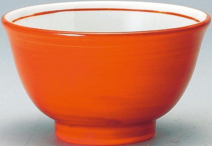 ● 商品名 ： 【名入れ専用】 美濃焼 反14cm深丼 朱巻 ※別途見積 ● 商品コード ： e24fs259529-R ●こちらの商品の注文単位は 40個以上 1個単位でのご注文となります。 ● 在庫について： 　在庫の確認後にご注文確定のご連絡をさせていただきます。 ● お届け日について ： 　名入れなしのご注文の場合、通常2-4営業日で出荷いたします。 ● 名入れ・熨斗・包装について ： 　よくある質問をまとめました。お問い合わせの前に、 こちら をご覧ください。 ● 名入れ、大量注文について ： 　名入れ・大量注文のご相談、お見積りは下のボタンをご利用ください。 ※価格は商品1つあたりの価格で表示しております。● 商品サイズ ： 13.8×8 ● セット・梱包内容 ： K-41(54) ● 注意事項・期間・納期 ： 赤・蛍光色・金・銀は、使用量によって印刷代がUP致します。 印刷色の再現性:印刷後に釉薬を塗り高温で熱処理している為、厳密な色の再現は出来ません。 ● 原産国等 ： 国産・国内メーカー品 ● 適量出荷単位 ： 40 ● 最少出荷単位 ： 1 ■ノベルティ・販促品・粗品販売のお店がどっとこむ！のご紹介 【お店がどっとこむ】では、ノベルティ・販促品・粗品・記念品を業界トップの40,000点以上揃えております。 ノベルティ・記念品のおけるプロがお客様のニーズに応えた、商品のご提案をすることも可能ですので、お気軽にお問い合わせください。 【ビジネス向け】 展示会配布用、ご成約記念品、企業PR、営業販促、表彰記念品、創立・設立記念品、年末年始あいさつ、イベントグッズ 【飲食店向け】 名入れ皿、名入れグラス、名入れ湯呑、名入れ箸、名入れ灰皿 【教育機関向け】 卒業・卒園記念品、表彰記念品、オープンキャンパス配布用 【個人様向け】 結婚・出産記念品、ホールインワン記念品、同人グッズ作成 幅広い商品ラインナップで、様々なお客様のニーズにお応えしております。 上記以外にも、店舗運営に欠かせない店舗装飾品（春・夏・秋・冬・正月・バレンタイン・ハロウィン・クリスマス）など店舗販売促進グッズの販売も行っております。