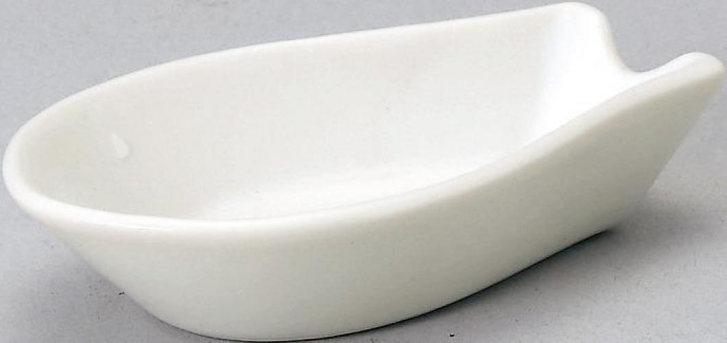 ● 商品名 ： 【名入れ専用】 美濃焼 受台 ※別途見積 ● 商品コード ： e24fs259656-R ●こちらの商品の注文単位は 150個以上 1個単位でのご注文となります。 ● 在庫について： 　在庫の確認後にご注文確定のご連絡をさせていただきます。 ● お届け日について ： 　名入れなしのご注文の場合、通常2-4営業日で出荷いたします。 ● 名入れ・熨斗・包装について ： 　よくある質問をまとめました。お問い合わせの前に、 こちら をご覧ください。 ● 名入れ、大量注文について ： 　名入れ・大量注文のご相談、お見積りは下のボタンをご利用ください。 ※価格は商品1つあたりの価格で表示しております。● 商品サイズ ： 9.4×5.6 ● セット・梱包内容 ： K-497(32) ● 注意事項・期間・納期 ： 赤・蛍光色・金・銀は、使用量によって印刷代がUP致します。 印刷色の再現性:印刷後に釉薬を塗り高温で熱処理している為、厳密な色の再現は出来ません。 ● 原産国等 ： 国産・国内メーカー品 ● 適量出荷単位 ： 150 ● 最少出荷単位 ： 1 ■ノベルティ・販促品・粗品販売のお店がどっとこむ！のご紹介 【お店がどっとこむ】では、ノベルティ・販促品・粗品・記念品を業界トップの40,000点以上揃えております。 ノベルティ・記念品のおけるプロがお客様のニーズに応えた、商品のご提案をすることも可能ですので、お気軽にお問い合わせください。 【ビジネス向け】 展示会配布用、ご成約記念品、企業PR、営業販促、表彰記念品、創立・設立記念品、年末年始あいさつ、イベントグッズ 【飲食店向け】 名入れ皿、名入れグラス、名入れ湯呑、名入れ箸、名入れ灰皿 【教育機関向け】 卒業・卒園記念品、表彰記念品、オープンキャンパス配布用 【個人様向け】 結婚・出産記念品、ホールインワン記念品、同人グッズ作成 幅広い商品ラインナップで、様々なお客様のニーズにお応えしております。 上記以外にも、店舗運営に欠かせない店舗装飾品（春・夏・秋・冬・正月・バレンタイン・ハロウィン・クリスマス）など店舗販売促進グッズの販売も行っております。