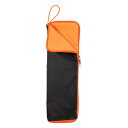 商品詳細 特徴 【属性1】サイズ - この折りたたみ傘収納バッグは、平らにすると約32cm/12.6"の長さ、10cm/3.94"の幅です。ほとんどの商業用傘に適用可能です。【属性2】素材 - 濡れた傘収納バッグの表面は防水効果のあるオックスフォードクロスで作られており、裏面は極細繊維で柔らかく、高密度のホコリを取り除くことができます。アイテムの拭き取りやクリーニングに適しています。【属性3】特徴 - 反転可能な傘カバーには使いやすいトートストラップが付属しており、持ち運ぶことも、肩掛けバッグやバックパック、スーツケースに吊るすこともできます。また、防水ジッパーが濡れた傘をしっかりと封じ込め、滴が漏れ出すことはありません。【属性4】用途 - 傘の防水バッグは、レインの日に必須の傘収納アイテムで、男性や女性のオフィスワーカー、旅行者、または家庭での使用に適しています。バスやタクシーで濡れた傘を持ち運ぶ際も、自分や他の人に濡れる心配はありません。【属性5】注意 - 1パックには傘バッグ1個が含まれており、傘は含まれていません。【商品説明】濡れた傘収納バッグの表面は防水効果のあるオックスフォードクロスで作られており、裏面は極細繊維で柔らかく、高密度のホコリを取り除くことができます。アイテムの拭き取りやクリーニングに適しています。傘の防水バッグは、レインの日に必須の傘収納アイテムで、男性や女性のオフィスワーカー、旅行者、または家庭での使用に適しています。バスやタクシーで濡れた傘を持ち運ぶ際も、自分や他の人に濡れる心配はありません。反転可能な傘カバーには使いやすいトートストラップが付属しており、持ち運ぶことも、肩掛けバッグやバックパック、スーツケースに吊るすこともできます。また、防水ジッパーが濡れた傘をしっかりと封じ込め、滴が漏れ出すことはありません。注意：1パックには傘バッグ1個が含まれており、傘は含まれていません。 注意書き ■商品の色及びサイズは、撮影状況やPC環境により多少異なって見える場合がございます。 ■サイズは目安です。商品により若干の誤差がございます。 ■メーカーの都合により、商品細部のデザインや素材が予告無く変更される場合がございます。