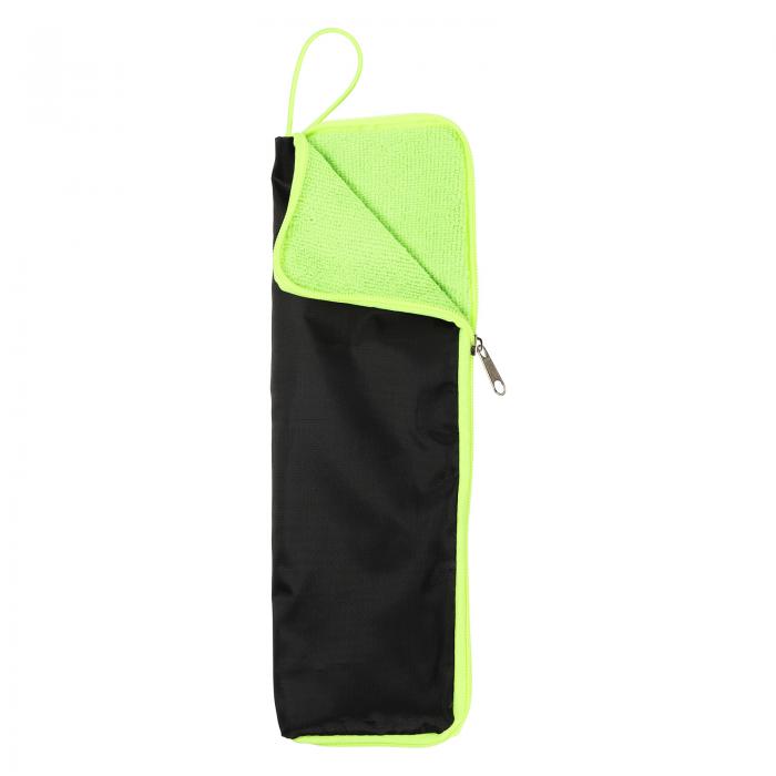 商品詳細 特徴 【属性1】サイズ - この折りたたみ傘用バッグは、平らにすると約32cm/12.6"の長さと10cm/3.94"の幅です。ほとんどの商業用傘に適用可能です。【属性2】素材 - 濡れた傘用収納バッグの表面はオックスフォードクロスで作られており、防水効果があります。裏面は極細繊維で、柔らかく高密度の水吸収性があり、埃を取り除くことができます。アイテムの拭き取りや清掃に適しています。【属性3】特徴 - 反転可能な傘カバーには使いやすいトートストラップが付属しており、持ち運ぶことも肩掛けバッグやリュックサック、スーツケースに掛けることもできます。防水ジッパーも付いており、濡れた傘をしっかりと封じ込め、滴が漏れ出すことはありません。【属性4】用途 - 傘の防水バッグは、レインの日に必須の傘収納アイテムで、男性や女性のオフィスワーカー、旅行者、または家庭での使用に適しています。バスやタクシーで濡れた傘を持ち運ぶ際も、自分や他の人に濡れる心配はありません。【属性5】注意 - 1パックには傘バッグ1個が含まれており、傘は含まれていません。【商品説明】濡れた傘用収納バッグの表面はオックスフォードクロスで作られており、防水効果があります。裏面は極細繊維で、柔らかく高密度の水吸収性があり、埃を取り除くことができます。アイテムの拭き取りや清掃に適しています。傘の防水バッグは、レインの日に必須の傘収納アイテムで、男性や女性のオフィスワーカー、旅行者、または家庭での使用に適しています。バスやタクシーで濡れた傘を持ち運ぶ際も、自分や他の人に濡れる心配はありません。反転可能な傘カバーには使いやすいトートストラップが付属しており、持ち運ぶことも肩掛けバッグやリュックサック、スーツケースに掛けることもできます。防水ジッパーも付いており、濡れた傘をしっかりと封じ込め、滴が漏れ出すことはありません。注意：1パックには傘バッグ1個が含まれており、傘は含まれていません。 注意書き ■商品の色及びサイズは、撮影状況やPC環境により多少異なって見える場合がございます。 ■サイズは目安です。商品により若干の誤差がございます。 ■メーカーの都合により、商品細部のデザインや素材が予告無く変更される場合がございます。