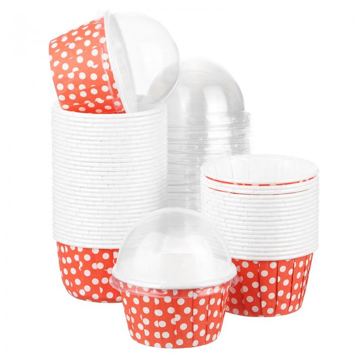 50セット カップケーキライナーとドーム付き蓋 マフィンライナーラッパー 結婚式や誕生日パーティー 装飾用 使い捨てベーキングカップ レッド