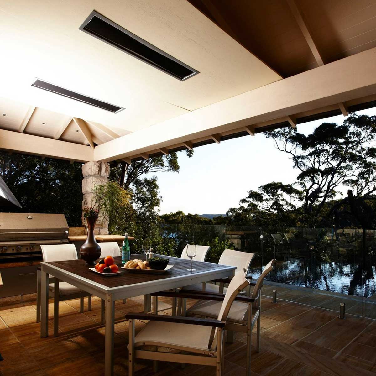 業務用 屋外用 電気 ヒーター 「ブロミック（BROMIC） プラチナム スマートヒート エレクトリック マリーン 2150W」 防水 防錆 屋外 ストーブ 暖房 カフェ レストラン バー バル ホテル グランピング テラス席 屋外通路 商業施設 クルーザー 船舶