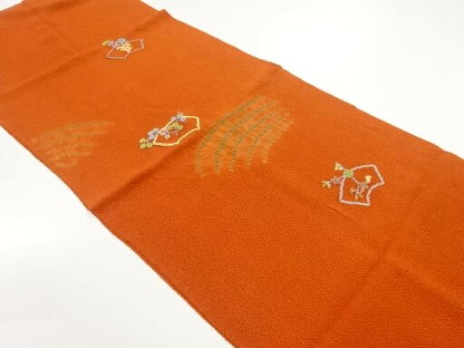 未使用品 正絹 縮緬地 相良刺繍 絞り 帯揚げ【着】 宗sou 未使用品 正絹 縮緬地 相良刺繍 絞り 帯揚げ【着】 宗sou