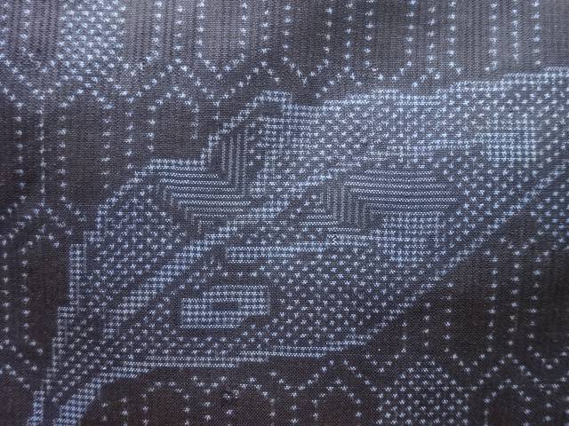 亀甲に木の葉模様織り出し本場泥大島紬着物（5マルキ）【アンティーク】【中古】【着】【紬】 宗sou(4)