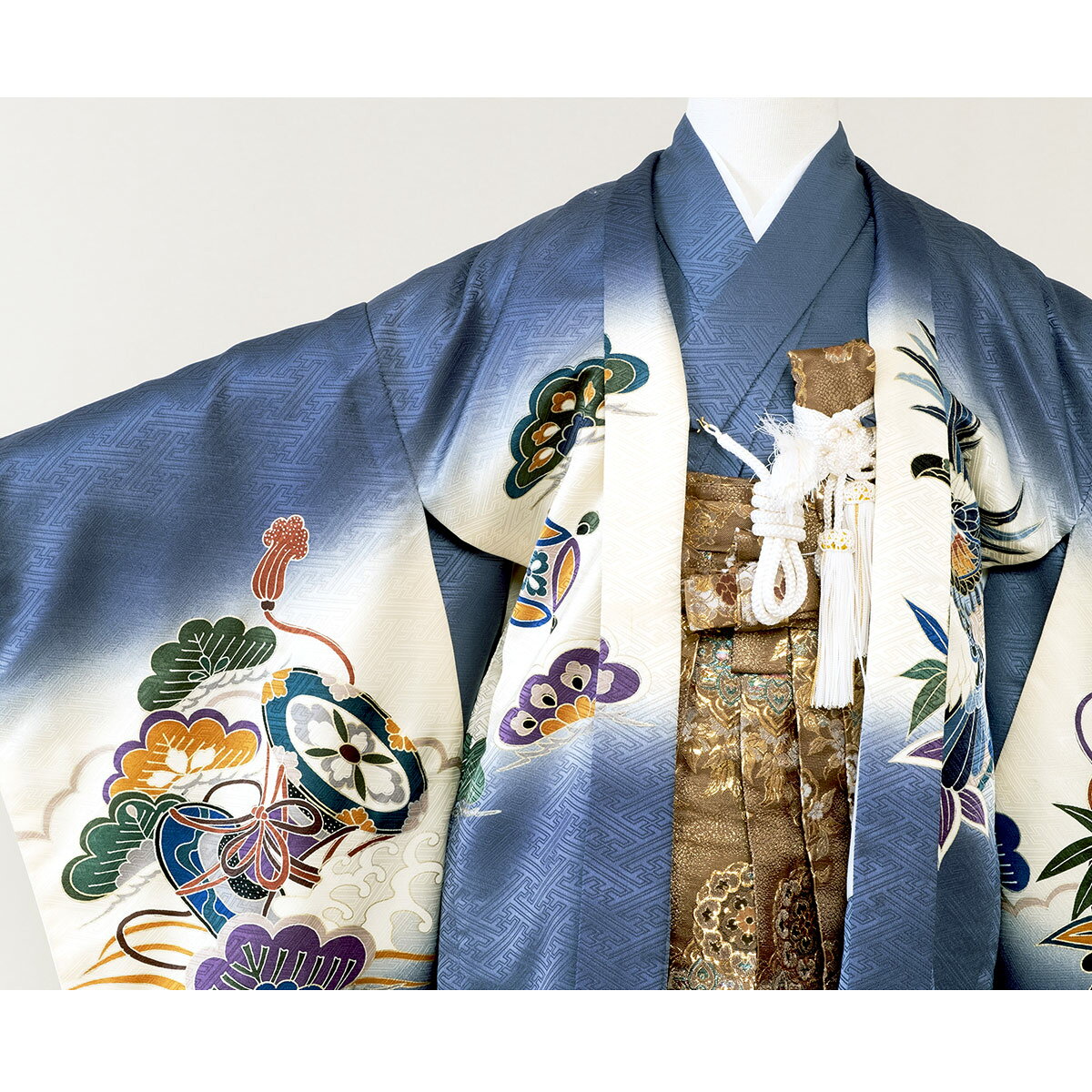 貸衣裳SOUBIENの【七五三ご家族優待】対象商品2点で5,000円OFF【先着30名】七五三 着物 男の子 5歳 レンタル 羽織袴 袴セット フルセット 青 ブルー 茶 宝船 宝尽くし 波 着物レンタル 五歳 袴 子供着物 男児 モダン 創美苑【往復送料無料】【家族割限定クーポン】｜アングル3