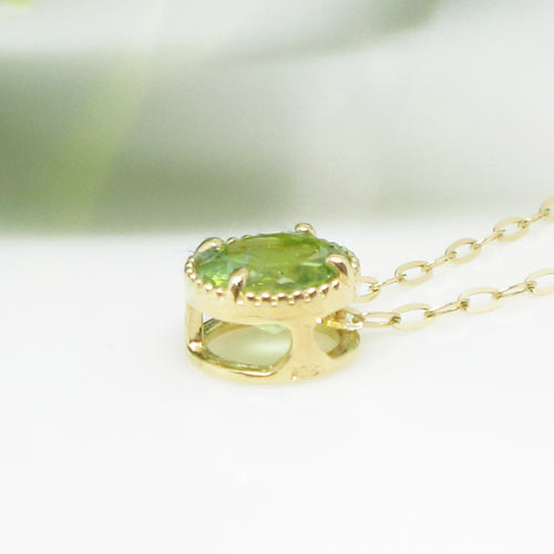 【天然石】ペリドット☆日本製☆ペンダントトップ☆18K☆18金☆きらり一粒☆動画あり☆
