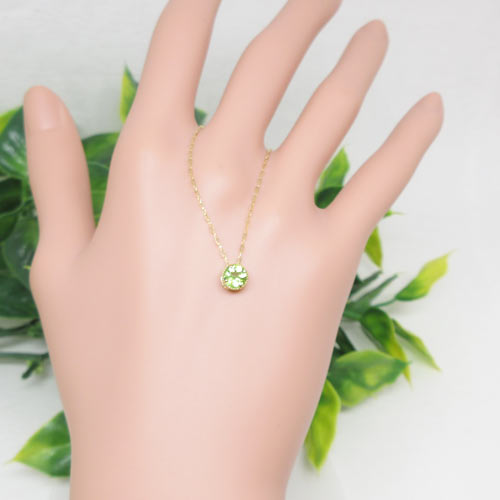 【天然石】ペリドット☆日本製☆ペンダントトップ☆18K☆18金☆きらり一粒☆動画あり☆