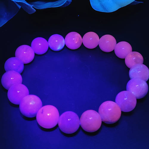 【天然石】ハックマナイト10ミリ☆カラーチェンジ☆紫外線☆ハックマン石☆ブルー☆パープル☆青から紫に☆