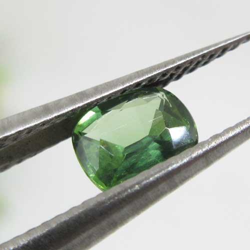 Rakuten - 【天然石】グリーンジルコン☆ルース☆0.688ct☆スリランカもしくはコロンビア☆ロータイプ☆鑑賞☆コレクション☆動画あり