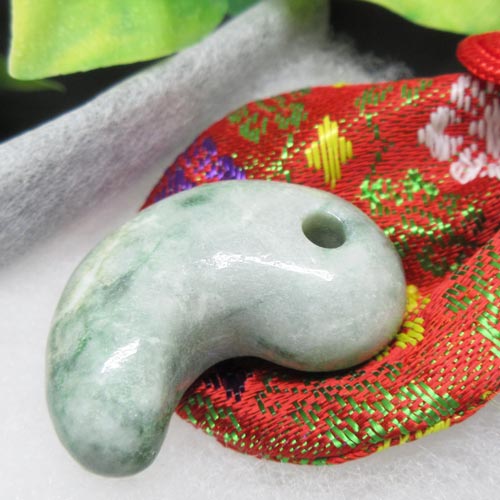 【天然石】糸魚川翡翠☆Sランク☆勾玉☆約30ミリ☆産地証明書☆国石☆天然記念物☆匠☆土橋譲二氏☆