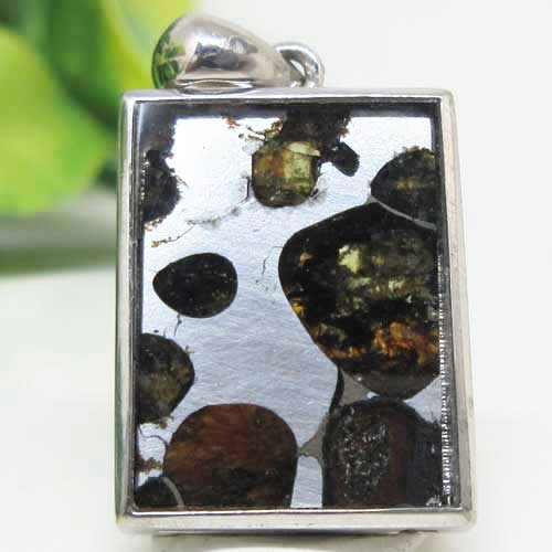 【天然石】パラサイト・セリコ隕石☆17.5ミリ☆レクタングル☆ペンダント☆トップ☆ケニア☆希少なパラサイト..