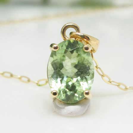 【天然石】ルドウィジャイトインペリドット☆ペンダント☆トップ☆K18☆18金☆針状結晶☆ペリドット☆動画あり☆