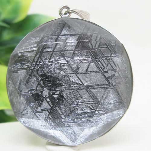 Rakuten - 【天然石】メテオライト☆両面ヘキサゴン★31ミリ☆☆ペンダントトップ☆meteorite☆鉄隕石☆メテオライト☆宇宙から飛来☆隕石☆動画あり☆