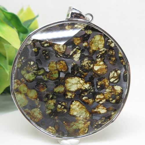 乐天商城 - 【天然石】パラサイト☆52ミリ☆ペンダントトップ☆ステンレス☆動画あり