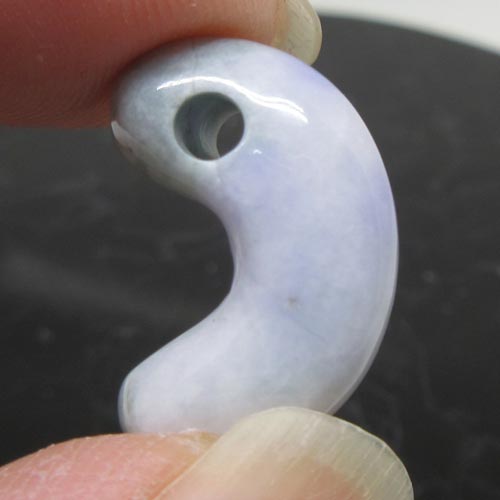 【天然石】糸魚川翡翠☆勾玉☆約18.9ミリ☆国石☆天然記念物☆証明書☆ラベンダー☆